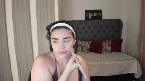 caitlingomez0 online show from April 2, 9:51 am