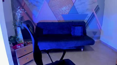 Snapshot of caitlyn_jones chatting on January 13, 7:10 pm Caitlyn online show from January 13, 7:10 pm