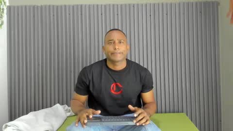 Snapshot of caleb_oustin chatting on October 4, 3:21 pm caleb online show from October 4, 3:21 pm