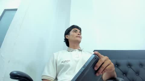 Snapshot of caliboyheat chatting on May 27, 2:58 pm caliboyheat online show from May 27, 2:58 pm