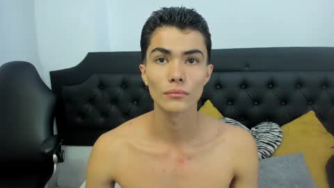 Snapshot of caliboyheat chatting on June 4, 12:55 pm caliboyheat online show from June 4, 12:55 pm