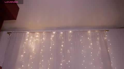 Snapshot of californnia_ebony chatting on March 6, 1:24 am Ana online show from March 6, 1:24 am