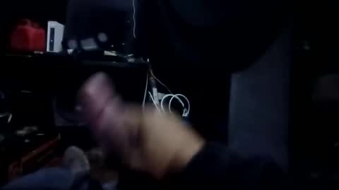 Snapshot of calisguitar chatting on December 3, 11:41 am Calisguitar online show from December 3, 11:41 am