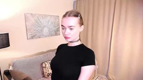 Snapshot of call__of__pussy chatting on March 19, 8:07 am Alice online show from March 19, 8:07 am