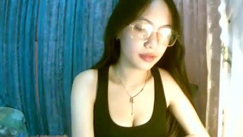 Snapshot of calla_freya chatting on October 3, 3:03 am Freya online show from October 3, 3:03 am