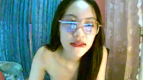 Snapshot of calla_freya chatting on October 6, 2:42 am Freya online show from October 6, 2:42 am