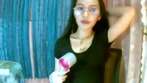Snapshot of calla_freya chatting on October 15, 5:18 am Freya online show from October 15, 5:18 am