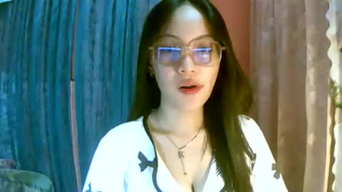 Snapshot of calla_freya chatting on October 19, 5:30 am Freya online show from October 19, 5:30 am