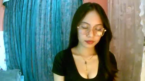 Snapshot of calla_freya chatting on November 17, 4:29 am Freya online show from November 17, 4:29 am