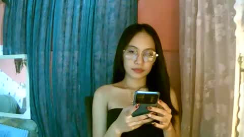 Snapshot of calla_freya chatting on November 23, 6:35 am Freya online show from November 23, 6:35 am