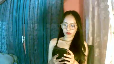 Snapshot of calla_freya chatting on December 19, 7:15 am Freya online show from December 19, 7:15 am