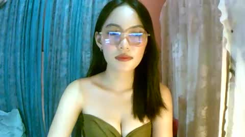 Snapshot of calla_freya chatting on March 3, 7:47 am Freya online show from March 3, 7:47 am