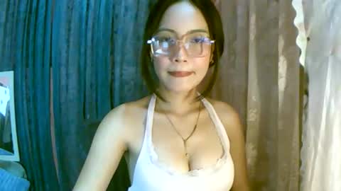 Snapshot of calla_freya chatting on March 9, 9:46 am Freya online show from March 9, 9:46 am