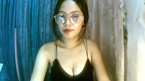 Snapshot of calla_freya chatting on March 25, 7:36 am Freya online show from March 25, 7:36 am