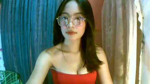 Snapshot of calla_freya chatting on April 1, 7:42 am Freya online show from April 1, 7:42 am