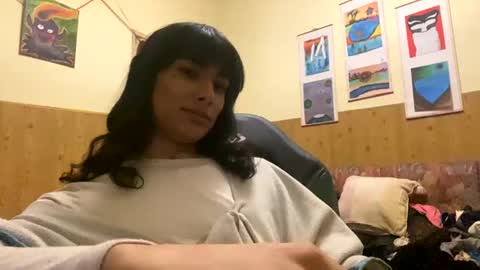 Snapshot of calliemaggotbone chatting on November 1, 4:25 am Sassy Cece online show from November 1, 4:25 am