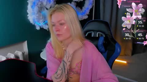 Robin online show from March 17, 2:49 am