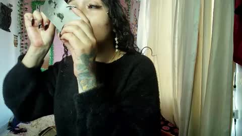 paula online show from December 19, 10:28 pm