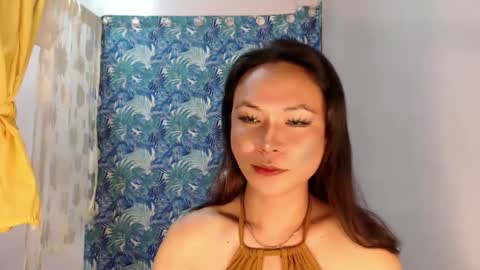 Snapshot of callme_meya_in_asia chatting on December 8, 3:21 am callme meya in asia online show from December 8, 3:21 am