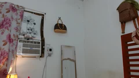 Snapshot of callme_shiel chatting on September 30, 6:46 pm shiela online show from September 30, 6:46 pm