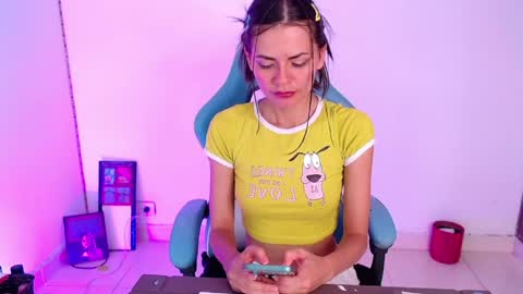callmebluee online show from June 6, 6:56 pm