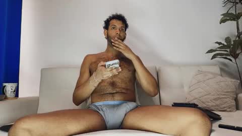 Snapshot of callmeby_lebron chatting on February 24, 1:42 pm LeBron online show from February 24, 1:42 pm