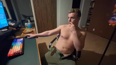 Snapshot of callmedaddy909090 chatting on December 6, 7:12 pm Looking for horney women Dutch online show from December 6, 7:12 pm