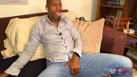 My name is Robert  Dont be shysay hi I love to chat. For requests or dirty talk please use tips  online show from March 15, 4:29 am