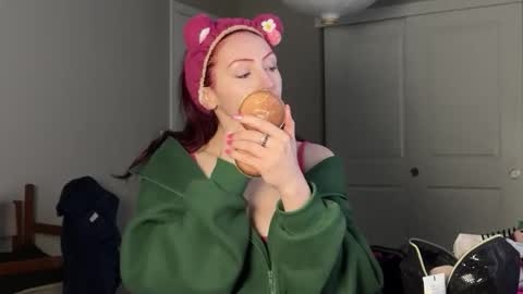 callmelovelie online show from January 18, 4:55 pm