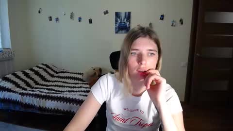 callmesweett online show from May 11, 10:32 am