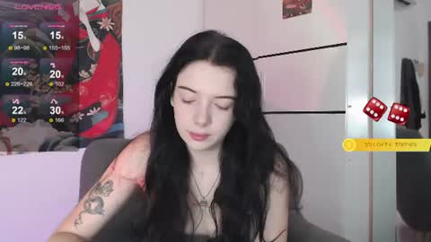 Snapshot of calmlilly chatting on July 23, 7:17 am Lilly online show from July 23, 7:17 am