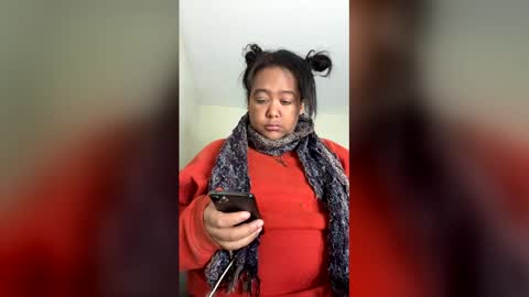 Snapshot of cals9x chatting on December 21, 10:33 am camzxoxox online show from December 21, 10:33 am