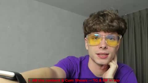Hey I am Calvin  online show from March 8, 5:06 pm