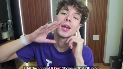 Hey I am Calvin  online show from April 24, 5:15 pm
