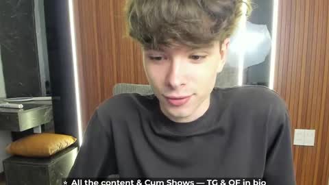Hey I am Calvin  online show from April 29, 5:17 pm