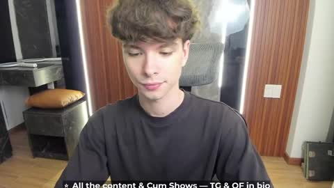Hey I am Calvin  online show from April 29, 5:30 pm