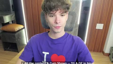 Hey I am Calvin  online show from May 1, 5:17 pm