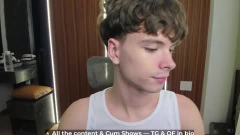 Hey I am Calvin  online show from May 10, 5:07 pm