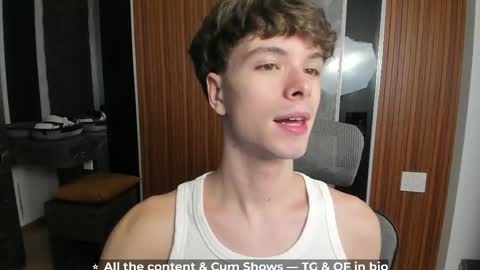 Hey I am Calvin  online show from June 6, 5:06 pm