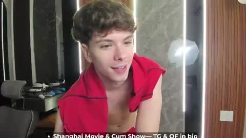 Hey I am Calvin  online show from July 4, 3:07 pm