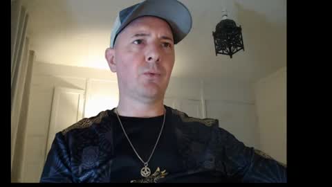 Snapshot of calvindelux chatting on July 21, 10:56 pm calvindelux online show from July 21, 10:56 pm