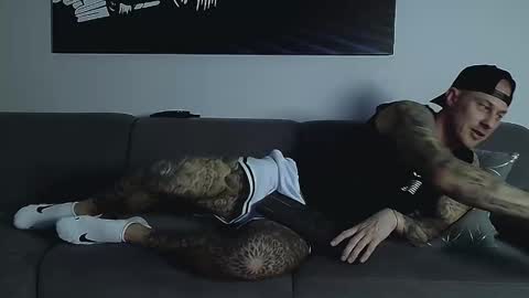 Calvin  online show from November 5, 11:38 pm