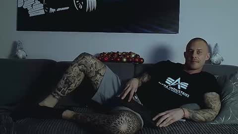 Calvin  online show from December 3, 11:25 pm