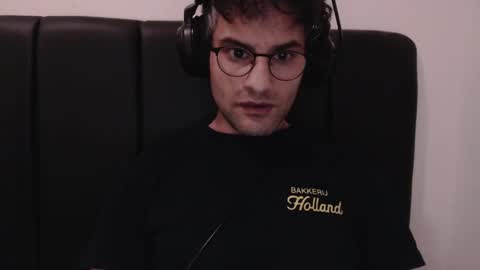 Calvinjohnlad online show from December 18, 3:22 pm