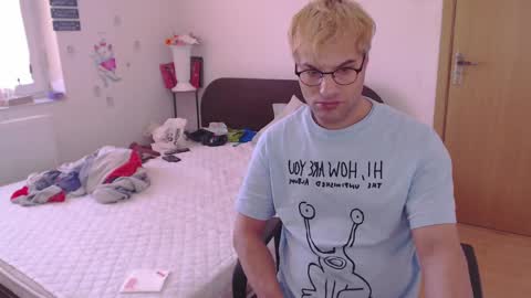 Calvinjohnlad online show from March 8, 7:49 am