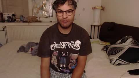 Calvinjohnlad online show from November 17, 3:12 am