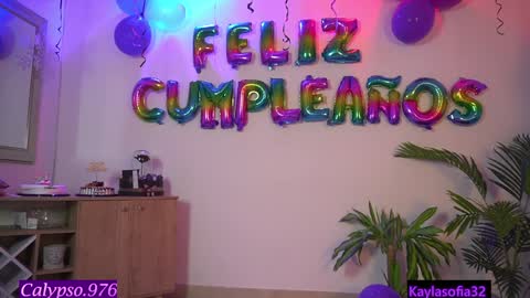 Snapshot of calypso_and_ge1 chatting on January 10, 12:38 am Calypso and Kayla online show from January 10, 12:38 am