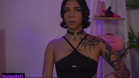 Snapshot of calypso_and_ge1 chatting on January 16, 4:07 pm Calypso and Kayla online show from January 16, 4:07 pm