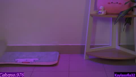 Snapshot of calypso_and_ge1 chatting on January 19, 3:50 am Calypso and Kayla online show from January 19, 3:50 am