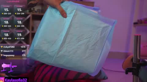 Snapshot of calypso_and_ge1 chatting on February 14, 8:48 pm Calypso and Kayla online show from February 14, 8:48 pm